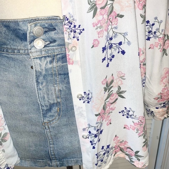 H&M White button down floral print long sleeve shirt Women’s Size 14 - Picture 5 of 11